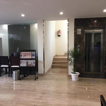 Mavens Inn Gurgaon Bagian luar foto