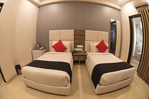 Mavens Inn Gurgaon Bagian luar foto