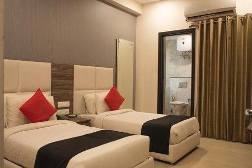 Mavens Inn Gurgaon Bagian luar foto
