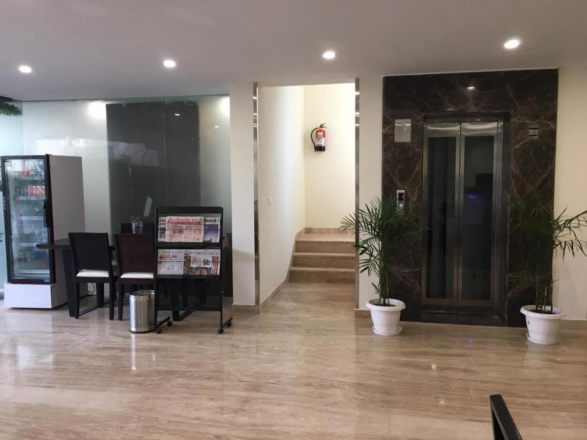 Mavens Inn Gurgaon Bagian luar foto