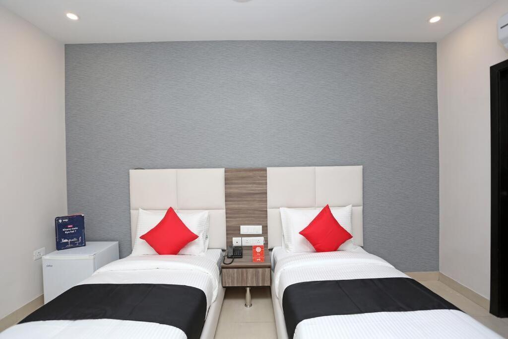 Mavens Inn Gurgaon Bagian luar foto